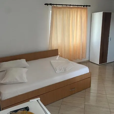 Crizantema Πανσιόν *